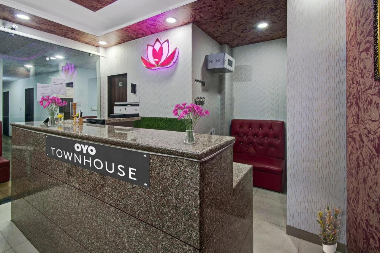 Townhouse The Lotus Hotel Jaipur Exterior photo