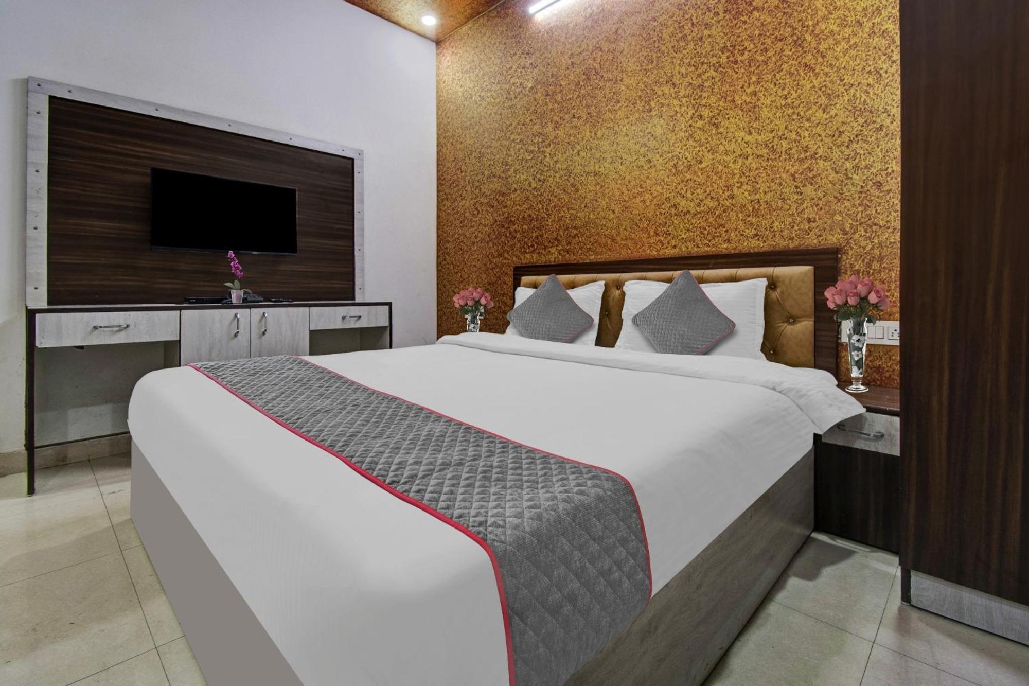 Townhouse The Lotus Hotel Jaipur Exterior photo
